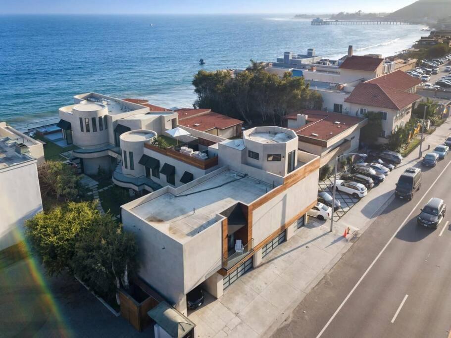 Malibu Sand Carbon Beach Suites Kültér fotó