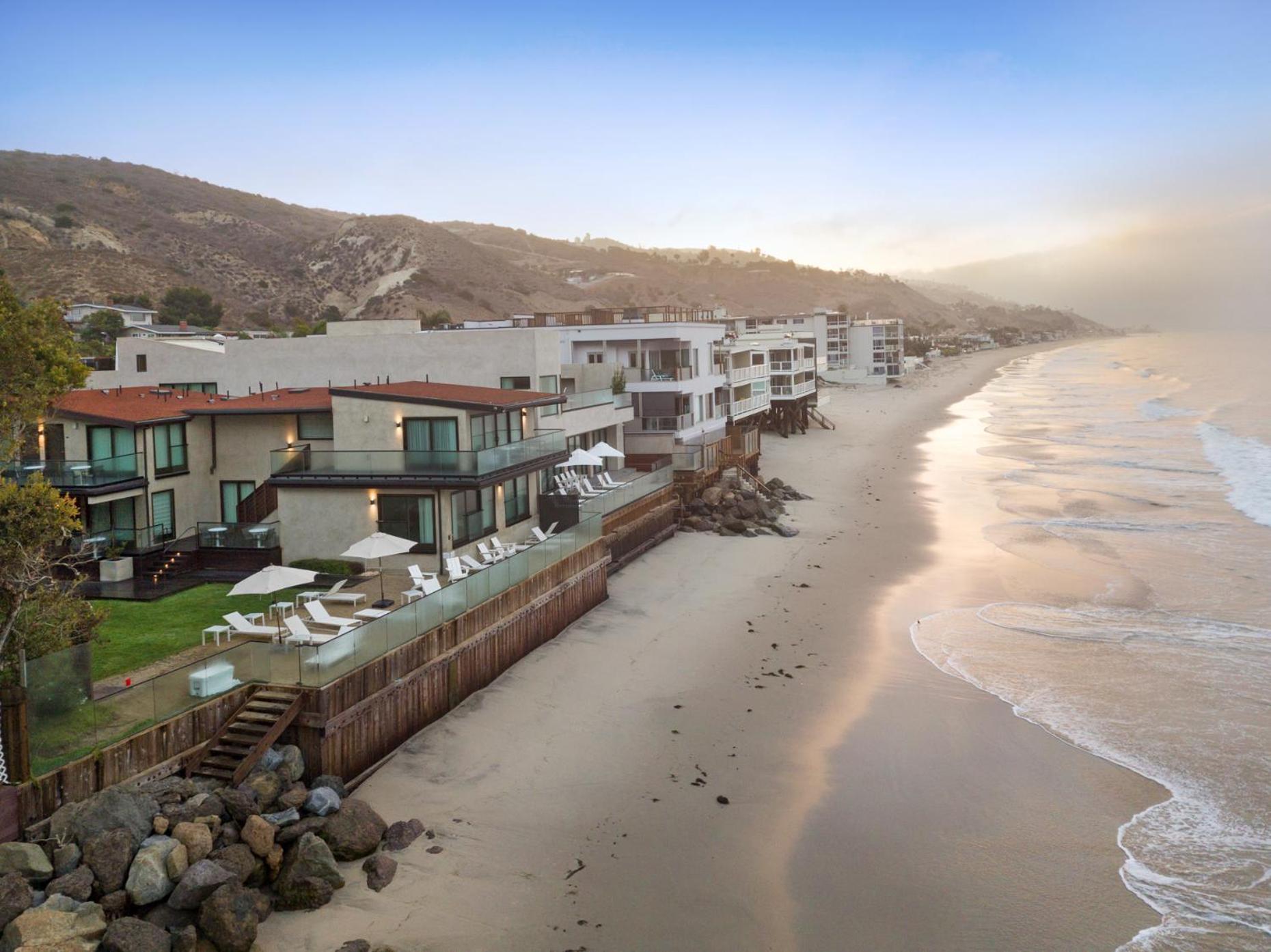 Malibu Sand Carbon Beach Suites Kültér fotó