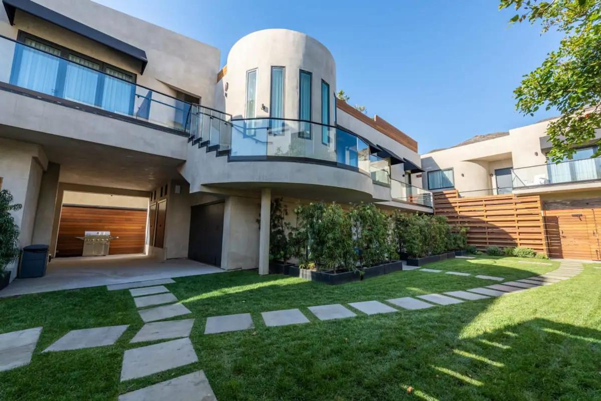 Malibu Sand Carbon Beach Suites Kültér fotó