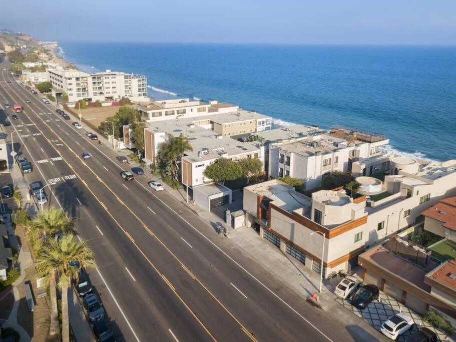 Malibu Sand Carbon Beach Suites Kültér fotó