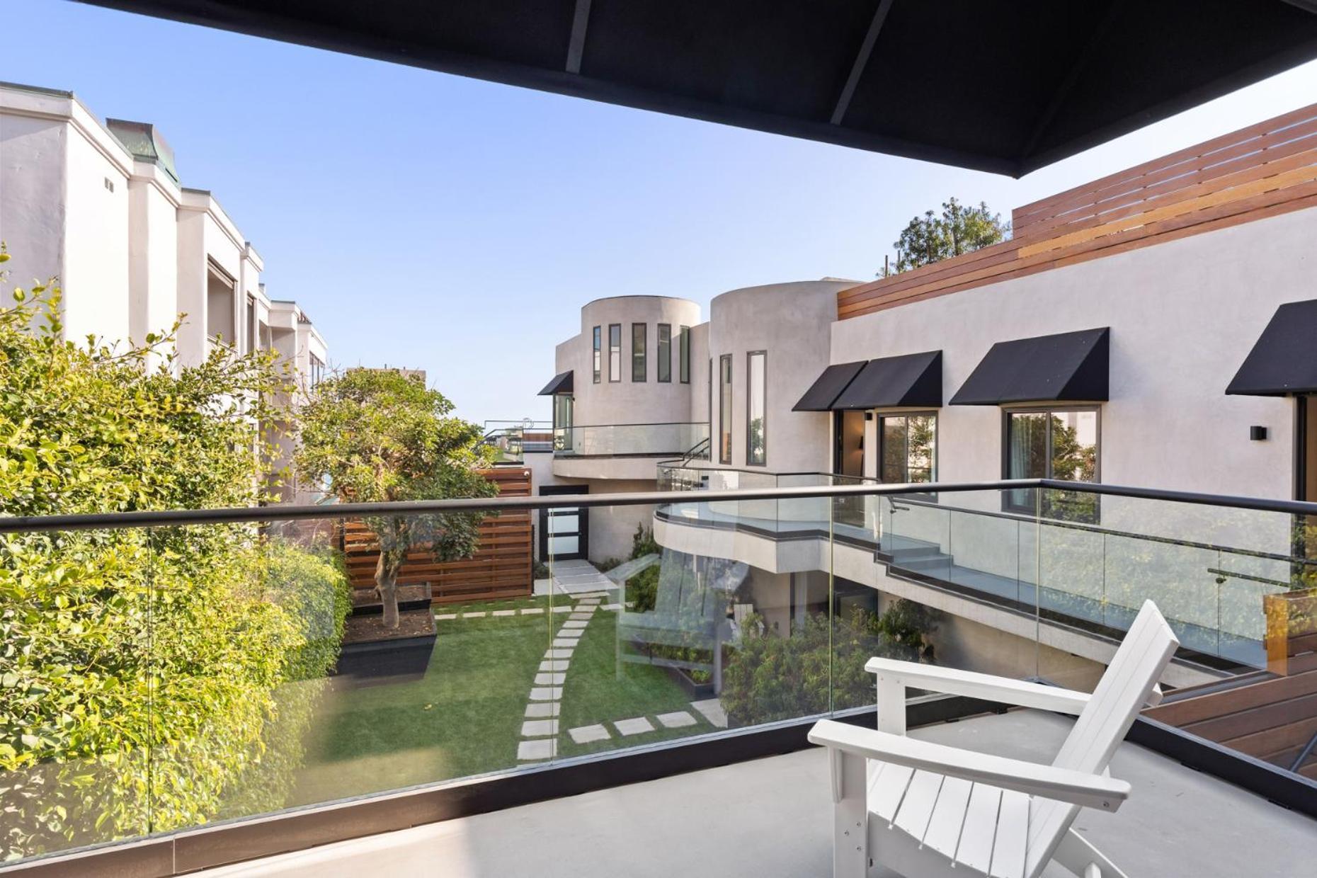 Malibu Sand Carbon Beach Suites Kültér fotó