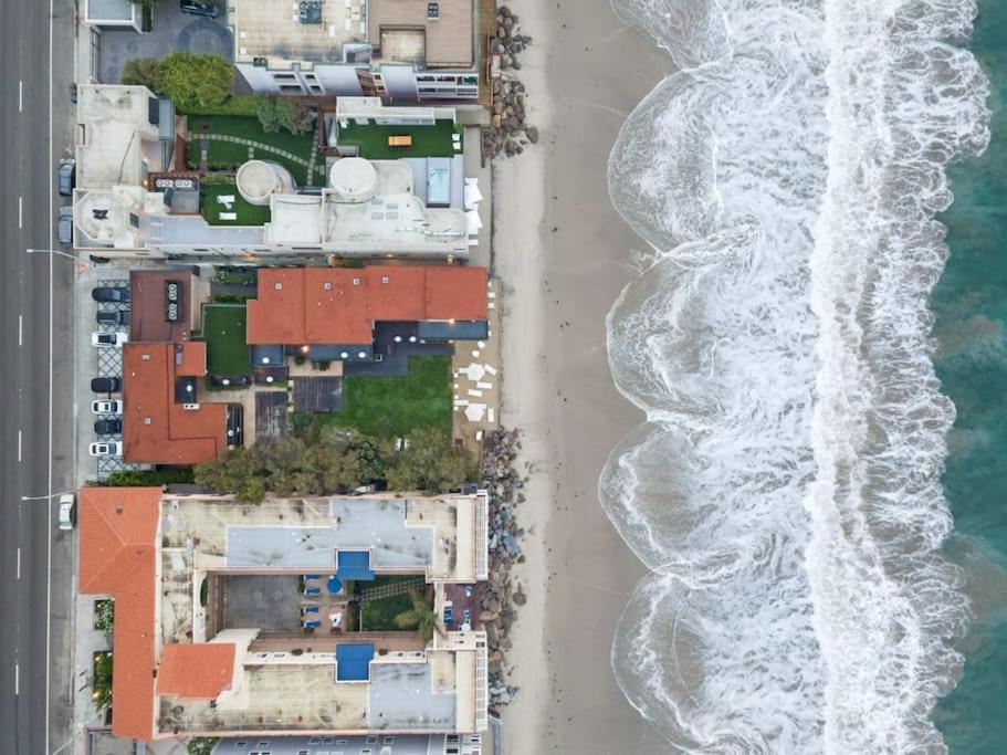 Malibu Sand Carbon Beach Suites Kültér fotó