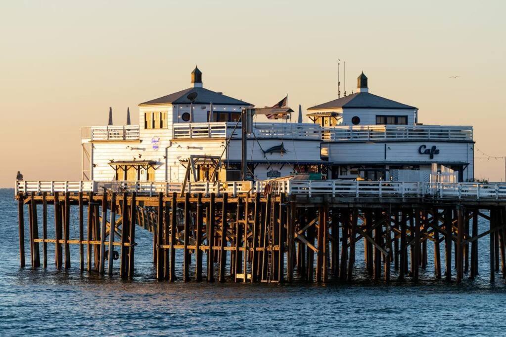 Malibu Sand Carbon Beach Suites Kültér fotó